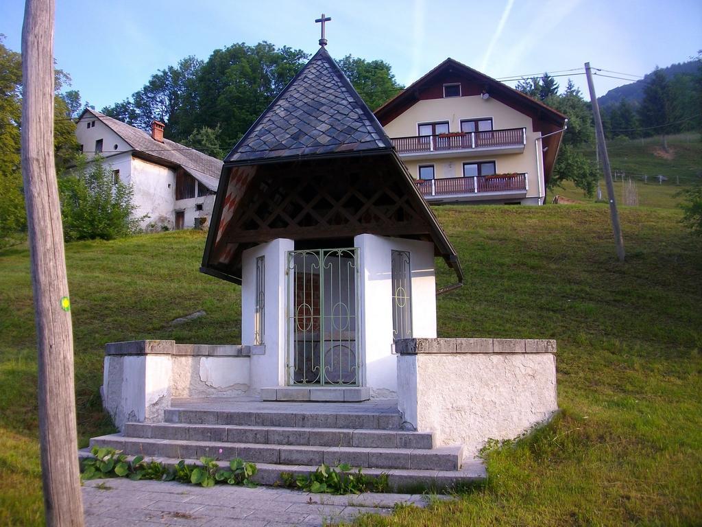 Gostilna Pension Blegos Poljane nad Škofjo Loko Zewnętrze zdjęcie